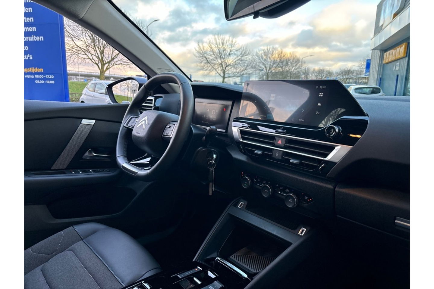 Citroën C4 1.2 PURETECH PLUS 130PK AUTOMAAT AIRCO PDC CARPLAY.