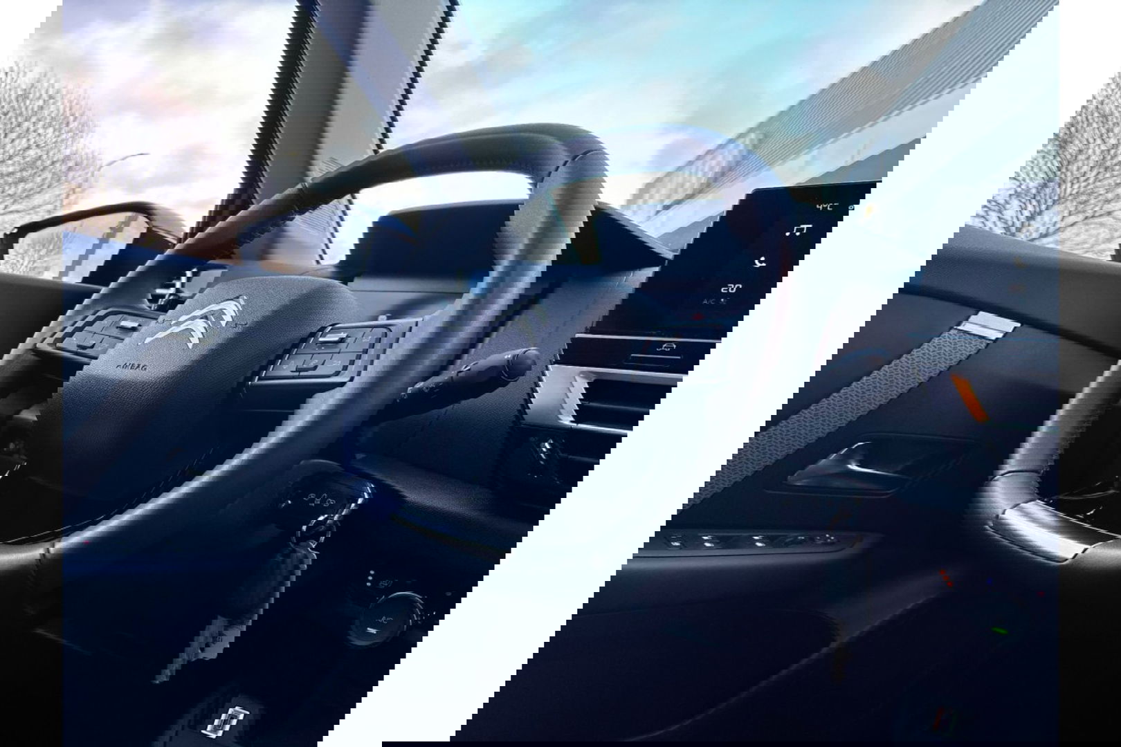 Citroën C4 1.2 PURETECH PLUS 130PK AUTOMAAT AIRCO PDC CARPLAY.