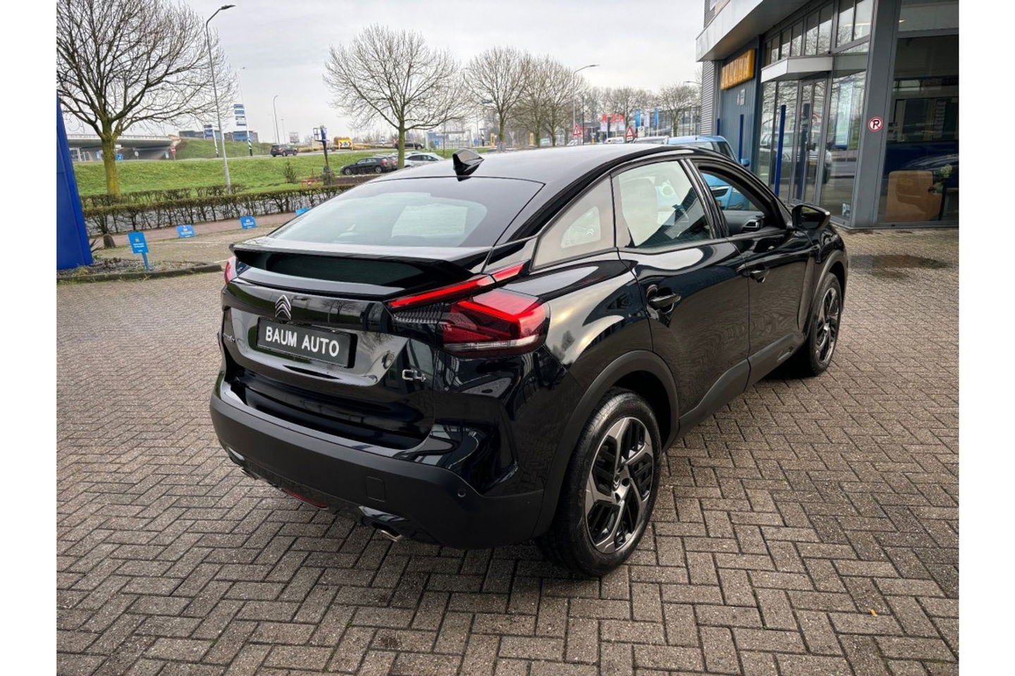 Citroën C4 1.2 PURETECH PLUS 130PK AUTOMAAT AIRCO PDC CARPLAY.