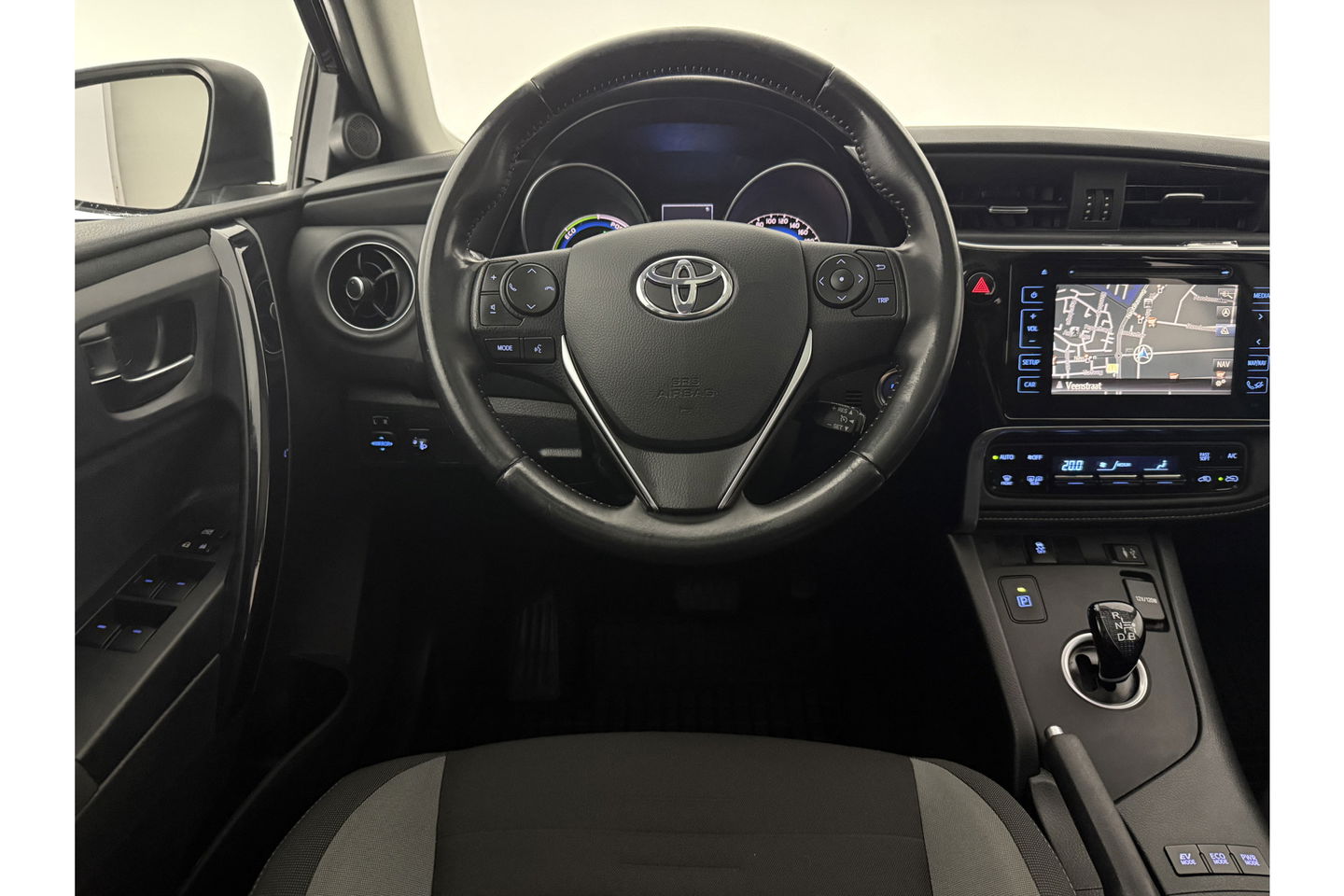 Toyota Auris 1.8 Hybrid Pano View LED Camera Clima Cruise Navigatie 16"LMV
