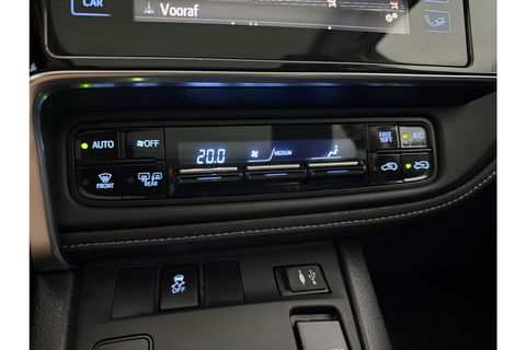 Toyota Auris 1.8 Hybrid Pano View LED Camera Clima Cruise Navigatie 16"LMV