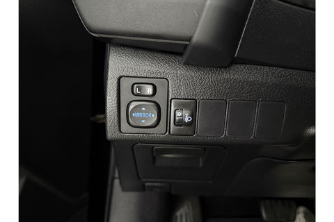 Toyota Auris 1.8 Hybrid Pano View LED Camera Clima Cruise Navigatie 16"LMV
