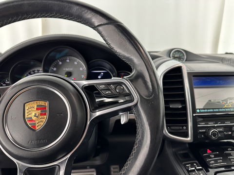 Porsche Cayenne 3.0 S E-Hybrid Aut. *PANO | LUXURY-LEATHER | BI-XENON | SPORT-CHRONO | MEMORY-PACK | BOSE-SOUND | AIR-SUSPENSION | HEATED-SPORT-SEATS | NAVI-FULLMAP | DAB+ | CAMERA | SHIFT-PADDLES | TOWBAR | 21''ALU *