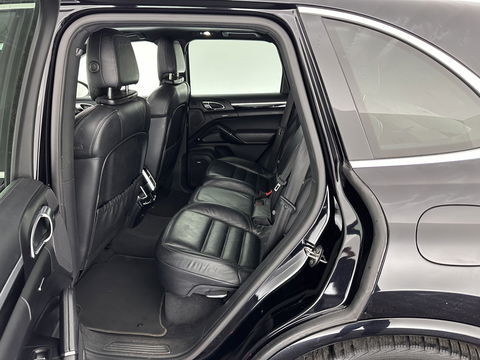 Porsche Cayenne 3.0 S E-Hybrid Aut. *PANO | LUXURY-LEATHER | BI-XENON | SPORT-CHRONO | MEMORY-PACK | BOSE-SOUND | AIR-SUSPENSION | HEATED-SPORT-SEATS | NAVI-FULLMAP | DAB+ | CAMERA | SHIFT-PADDLES | TOWBAR | 21''ALU *