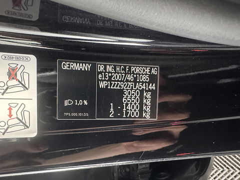 Porsche Cayenne 3.0 S E-Hybrid Aut. *PANO | LUXURY-LEATHER | BI-XENON | SPORT-CHRONO | MEMORY-PACK | BOSE-SOUND | AIR-SUSPENSION | HEATED-SPORT-SEATS | NAVI-FULLMAP | DAB+ | CAMERA | SHIFT-PADDLES | TOWBAR | 21''ALU *
