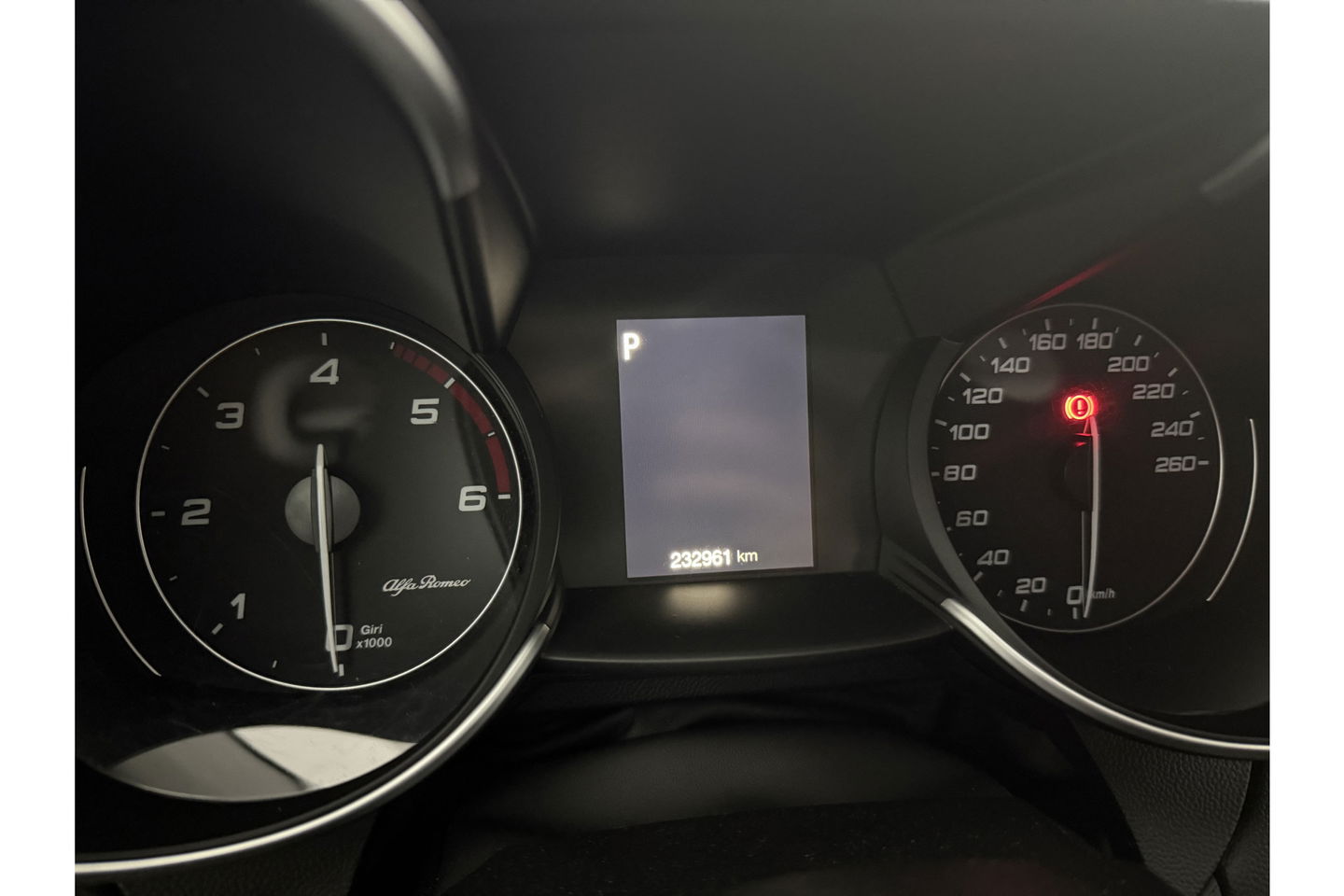 Alfa Romeo Giulia 2.2 Eco Business Super 180PK LED Camera Cruise Clima Navi Leder 19"LMV