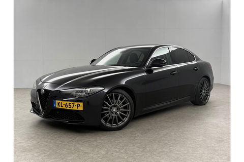 Alfa Romeo Giulia 2.2 Eco Business Super 180PK LED Camera Cruise Clima Navi Leder 19"LMV