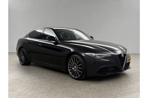 Alfa Romeo Giulia 2.2 Eco Business Super 180PK LED Camera Cruise Clima Navi Leder 19"LMV