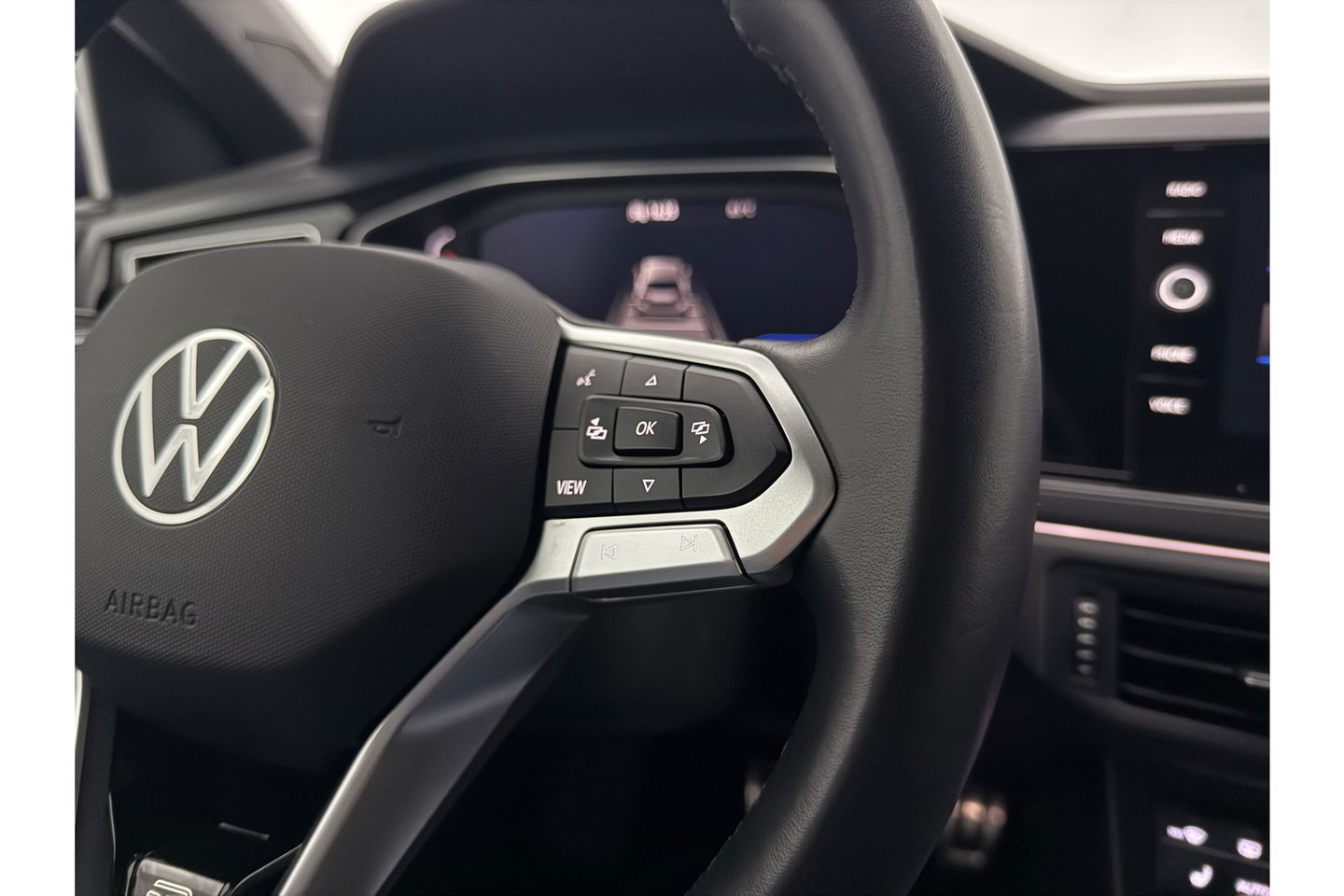 Volkswagen Polo 1.0 TSI R-line DSG IQ-Lights LED Adaptive Cruise Camera Carplay Clima Virtual PDC 17"LMV Stoelverw.
