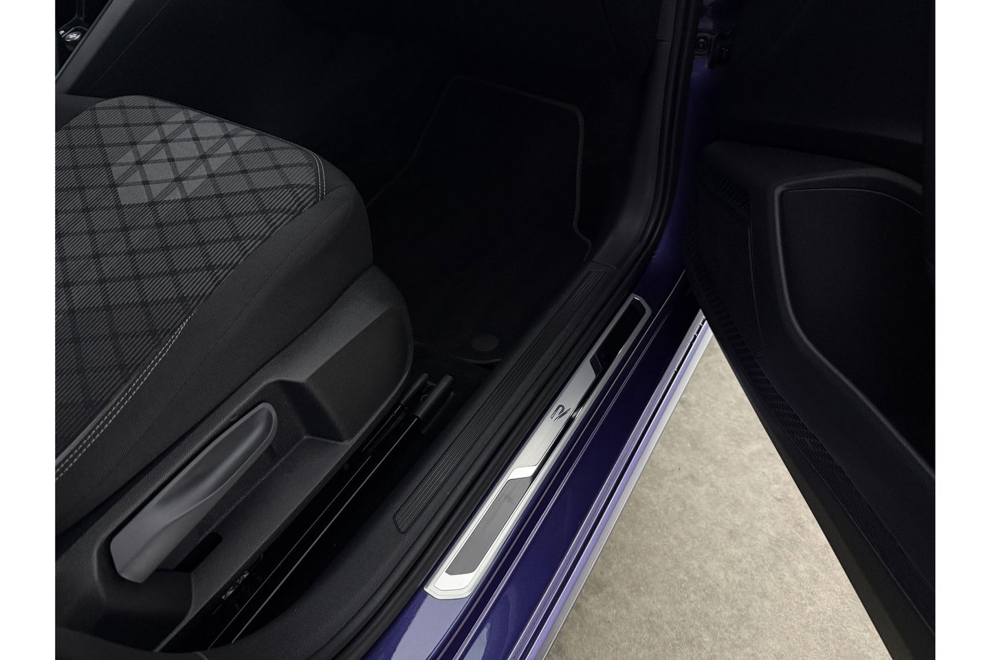 Volkswagen Polo 1.0 TSI R-line DSG IQ-Lights LED Adaptive Cruise Camera Carplay Clima Virtual PDC 17"LMV Stoelverw.