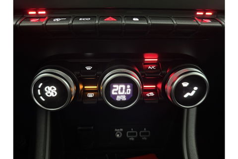 Renault Captur 1.0 TCe Zen Clima Carplay LED Trekhaak PDC 17"LMV Stoelverwarming