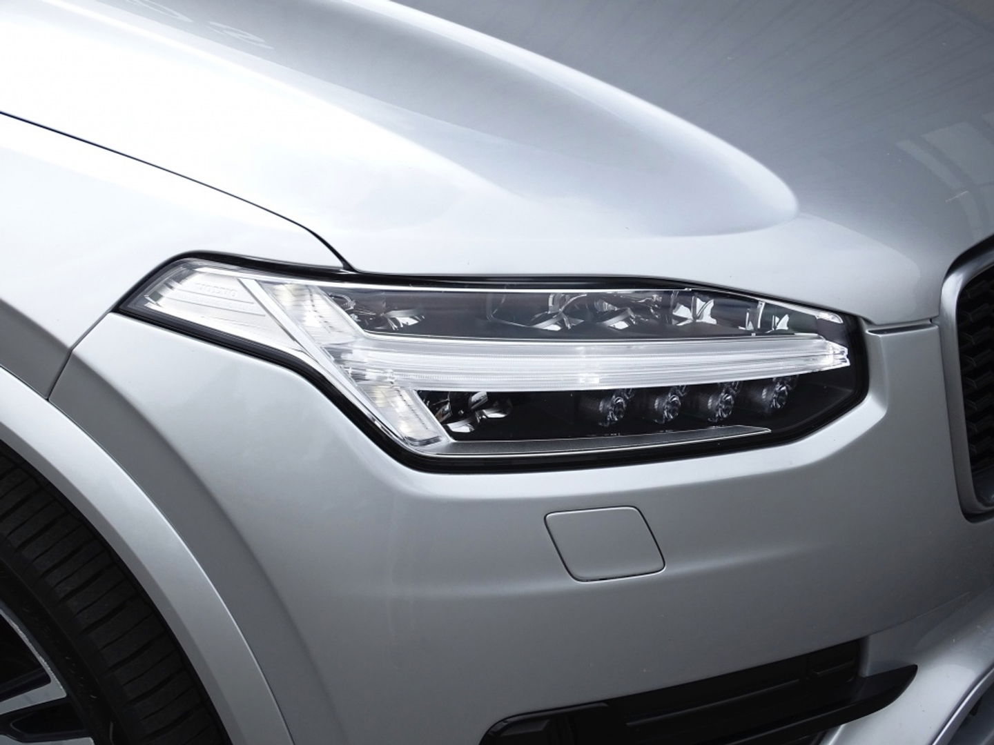 Volvo XC90 2.0 T8 392PK AWD / R-Design / B&W / ACC / 360° / Head-Up