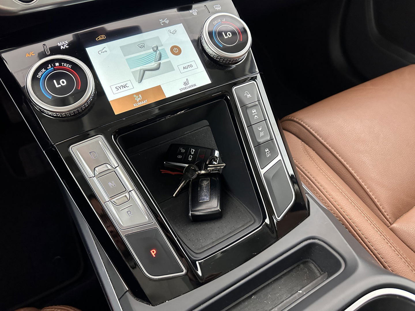 Jaguar I-PACE EV320 S AWD Business Pack 90 kWh [ 3-Fase ] (INCL-BTW) *LUXURY-LEATHER | FULL-LED | MERIDIAN-AUDIO | DIGI-COCKPIT | KEYLESS | DAB+ | NAVI-FULLMAP | ECC | HEATED-COMFORTSEATS | PDC | SURROUND-VIEW | CRUISE | LANE-ASSIST | TOWBAR | 20''A