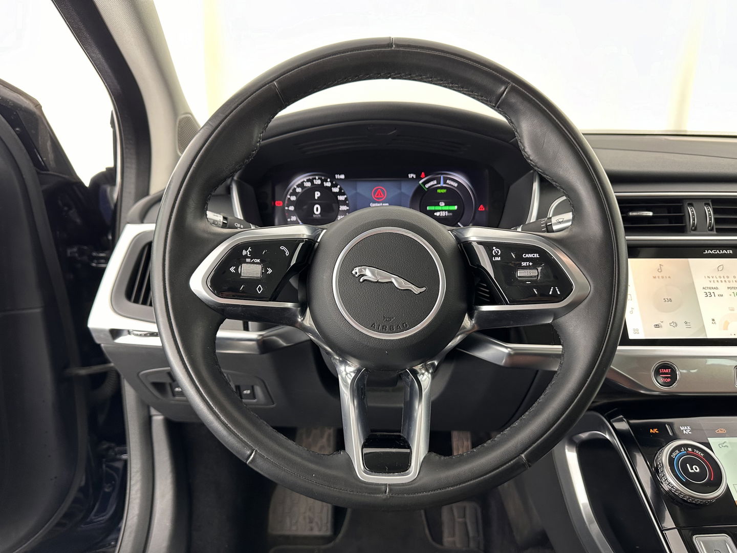 Jaguar I-PACE EV320 S AWD Business Pack 90 kWh [ 3-Fase ] (INCL-BTW) *LUXURY-LEATHER | FULL-LED | MERIDIAN-AUDIO | DIGI-COCKPIT | KEYLESS | DAB+ | NAVI-FULLMAP | ECC | HEATED-COMFORTSEATS | PDC | SURROUND-VIEW | CRUISE | LANE-ASSIST | TOWBAR | 20''A