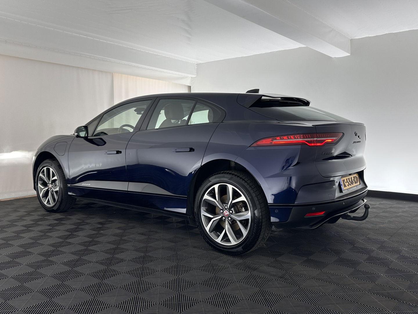 Jaguar I-PACE EV320 S AWD Business Pack 90 kWh [ 3-Fase ] (INCL-BTW) *LUXURY-LEATHER | FULL-LED | MERIDIAN-AUDIO | DIGI-COCKPIT | KEYLESS | DAB+ | NAVI-FULLMAP | ECC | HEATED-COMFORTSEATS | PDC | SURROUND-VIEW | CRUISE | LANE-ASSIST | TOWBAR | 20''A