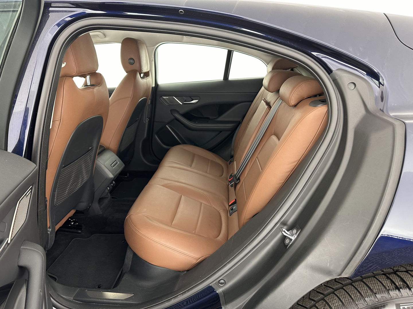 Jaguar I-PACE EV320 S AWD Business Pack 90 kWh [ 3-Fase ] (INCL-BTW) *LUXURY-LEATHER | FULL-LED | MERIDIAN-AUDIO | DIGI-COCKPIT | KEYLESS | DAB+ | NAVI-FULLMAP | ECC | HEATED-COMFORTSEATS | PDC | SURROUND-VIEW | CRUISE | LANE-ASSIST | TOWBAR | 20''A