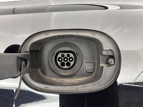 Porsche Cayenne 3.0 S E-Hybrid Aut. *PANO | LUXURY-LEATHER | BI-XENON | SPORT-CHRONO | MEMORY-PACK | BOSE-SOUND | AIR-SUSPENSION | HEATED-SPORT-SEATS | NAVI-FULLMAP | DAB+ | CAMERA | SHIFT-PADDLES | TOWBAR | 21''ALU *