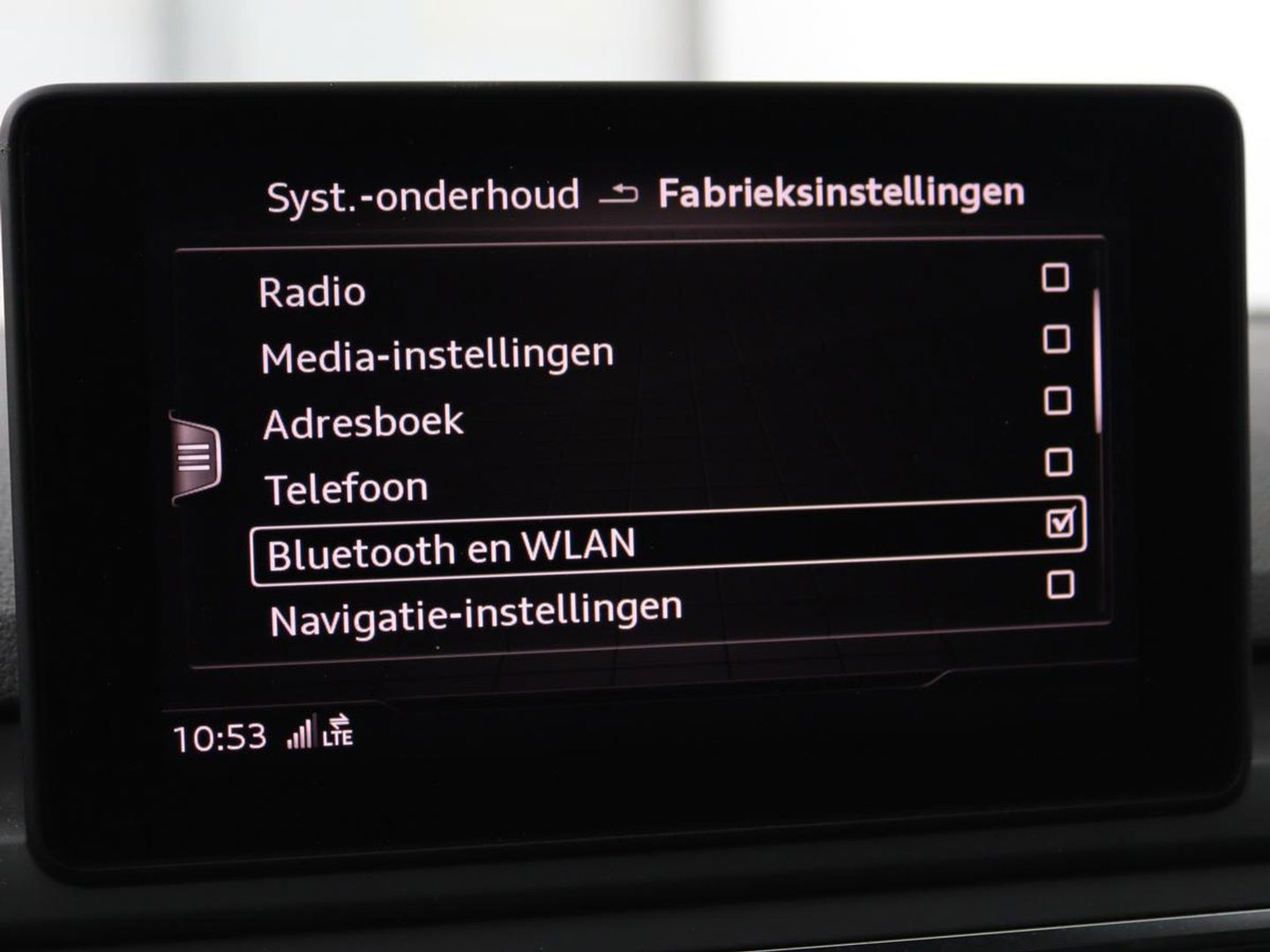 Audi A4 Avant 1.4 TFSI Sport S line black edition | Sfeerverlichting | Automaat | Navi | Cruise Control | Leder | LMV 19 |