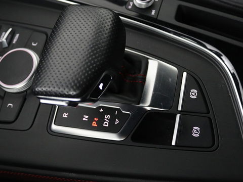 Audi A4 Avant 1.4 TFSI Sport S line black edition | Sfeerverlichting | Automaat | Navi | Cruise Control | Leder | LMV 19 |
