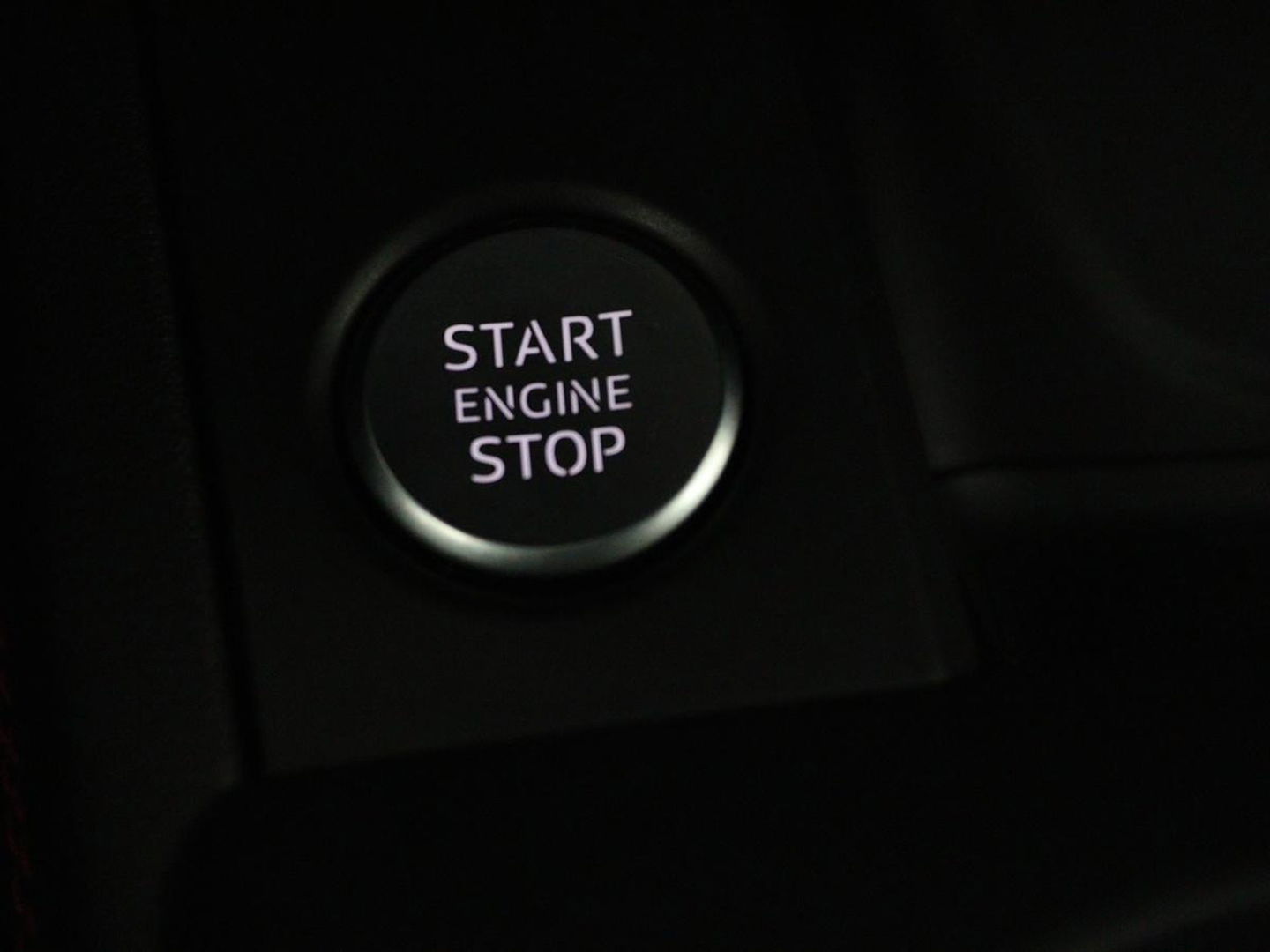 Audi A4 Avant 1.4 TFSI Sport S line black edition | Sfeerverlichting | Automaat | Navi | Cruise Control | Leder | LMV 19 |