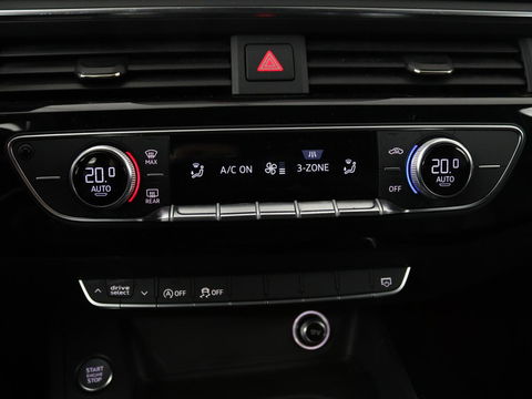 Audi A4 Avant 1.4 TFSI Sport S line black edition | Sfeerverlichting | Automaat | Navi | Cruise Control | Leder | LMV 19 |