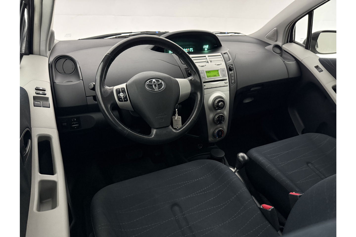 Toyota Yaris 1.3 VVTi Sol MMT | APK tot 11-2025 | Automaat Airco Elektrpakket Radio