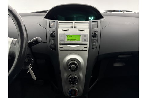 Toyota Yaris 1.3 VVTi Sol MMT | APK tot 11-2025 | Automaat Airco Elektrpakket Radio