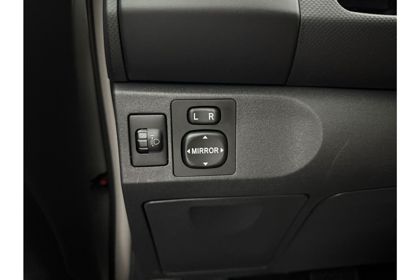 Toyota Yaris 1.3 VVTi Sol MMT | APK tot 11-2025 | Automaat Airco Elektrpakket Radio