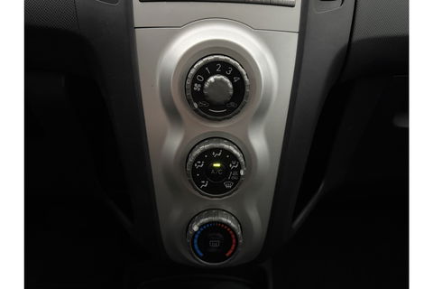 Toyota Yaris 1.3 VVTi Sol MMT | APK tot 11-2025 | Automaat Airco Elektrpakket Radio