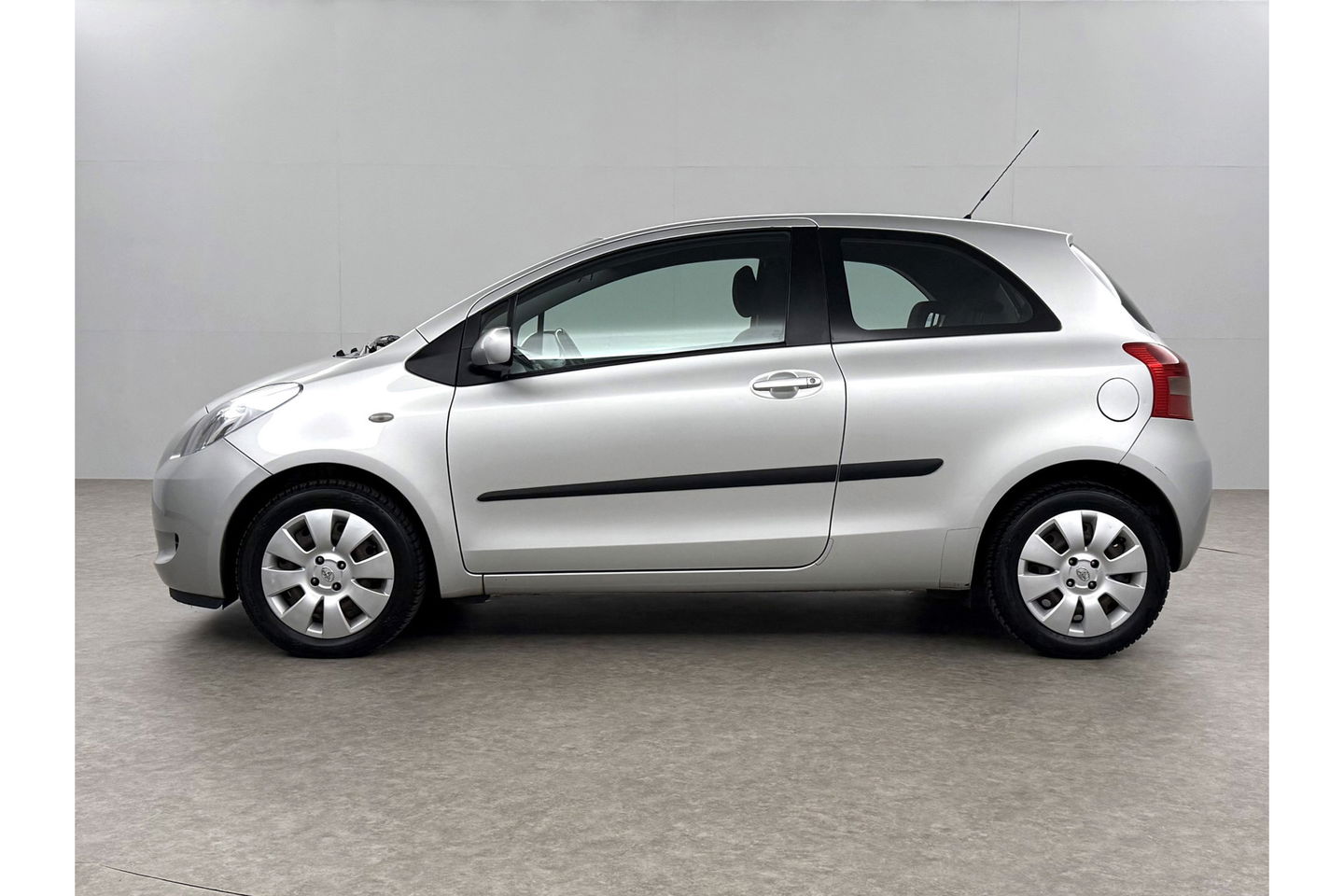 Toyota Yaris 1.3 VVTi Sol MMT | APK tot 11-2025 | Automaat Airco Elektrpakket Radio