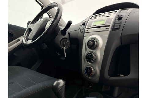Toyota Yaris 1.3 VVTi Sol MMT | APK tot 11-2025 | Automaat Airco Elektrpakket Radio