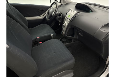 Toyota Yaris 1.3 VVTi Sol MMT | APK tot 11-2025 | Automaat Airco Elektrpakket Radio