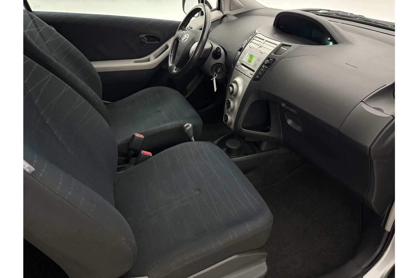 Toyota Yaris 1.3 VVTi Sol MMT | APK tot 11-2025 | Automaat Airco Elektrpakket Radio