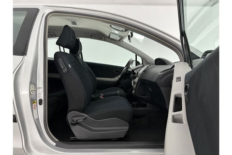 Toyota Yaris 1.3 VVTi Sol MMT | APK tot 11-2025 | Automaat Airco Elektrpakket Radio