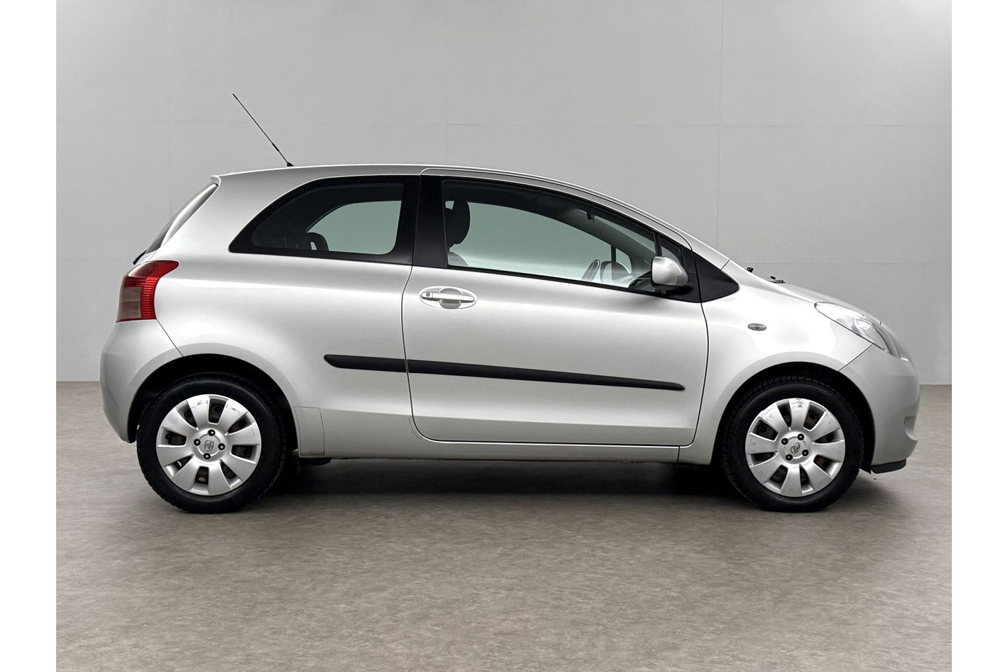Toyota Yaris 1.3 VVTi Sol MMT | APK tot 11-2025 | Automaat Airco Elektrpakket Radio