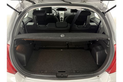 Toyota Yaris 1.3 VVTi Sol MMT | APK tot 11-2025 | Automaat Airco Elektrpakket Radio