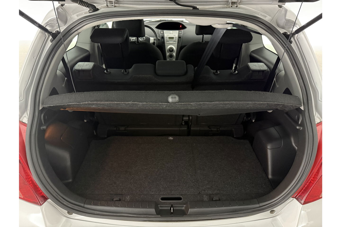 Toyota Yaris 1.3 VVTi Sol MMT | APK tot 11-2025 | Automaat Airco Elektrpakket Radio