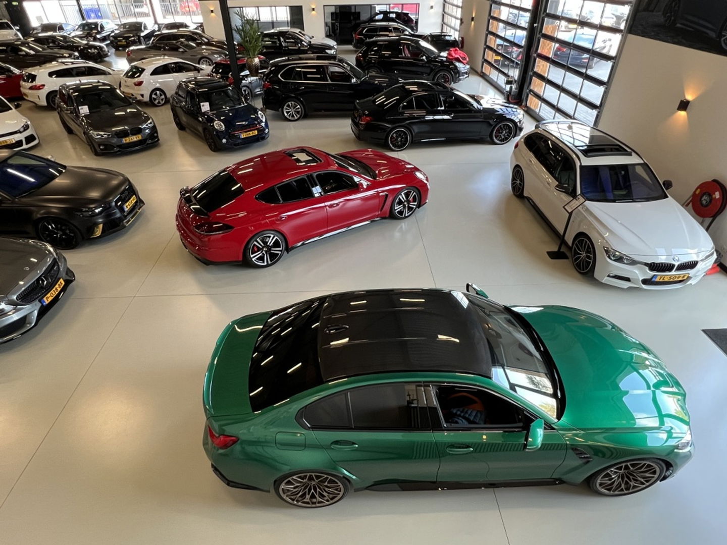BMW 3-serie 320i 184PK automaat / M-Sport / Harman Kardon *NAP*