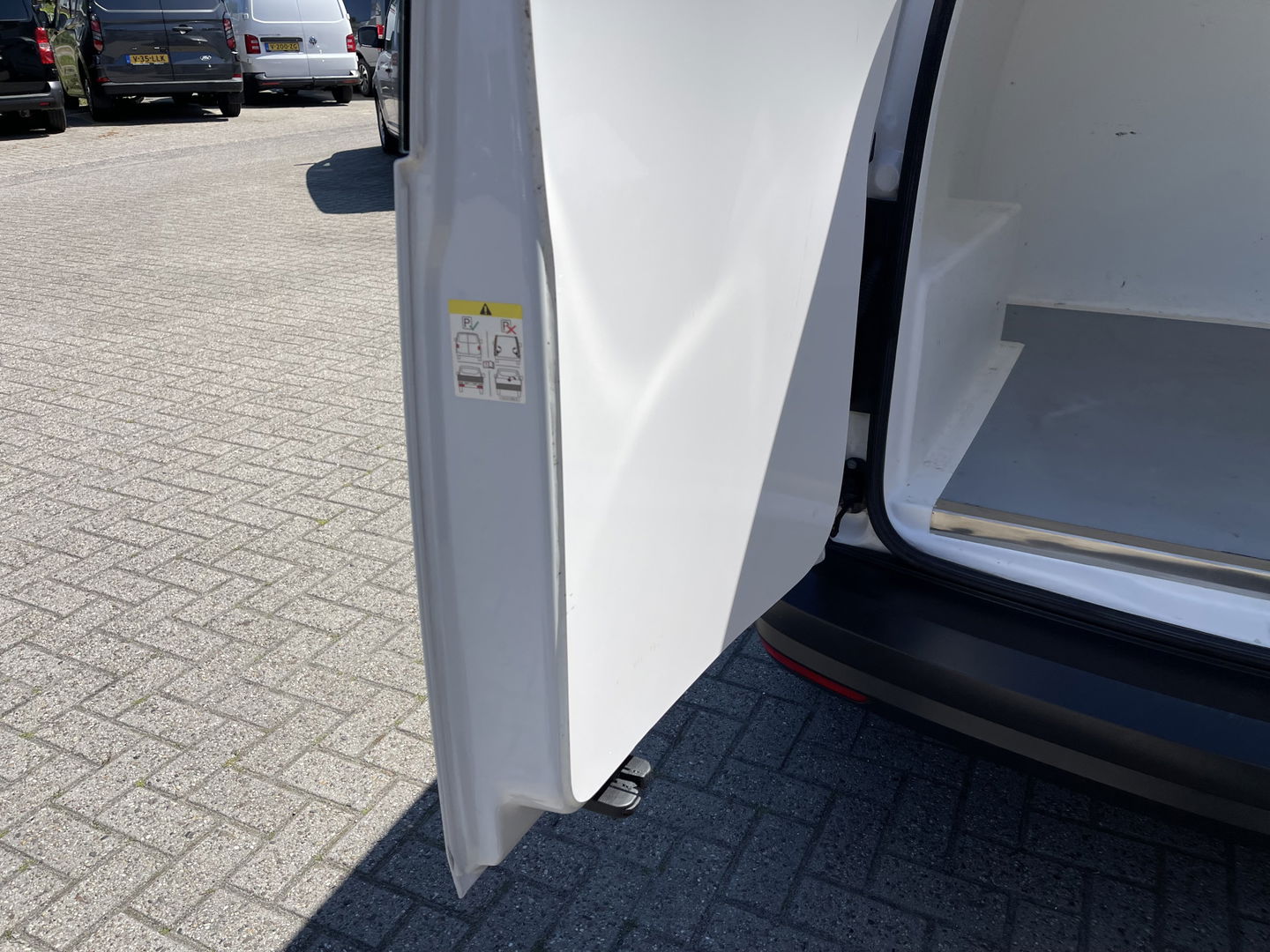 Volkswagen Caddy 2.0 TDI L1H1 BMT Economy Business / koeltransport / geïsoleerde laadruimte / geen koelmotor / airco / cruise / euro 6 diesel / bpm vrij / rijklaar € 12.950 ex btw