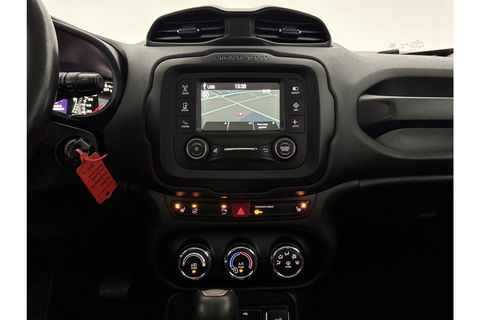 Jeep Renegade 1.4 MultiAir 141PK Airco Cruise Navi PDC 17"LMV Stoel/Stuurverwarming