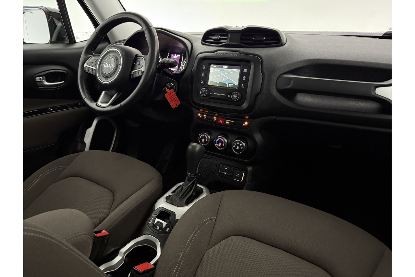Jeep Renegade 1.4 MultiAir 141PK Airco Cruise Navi PDC 17"LMV Stoel/Stuurverwarming