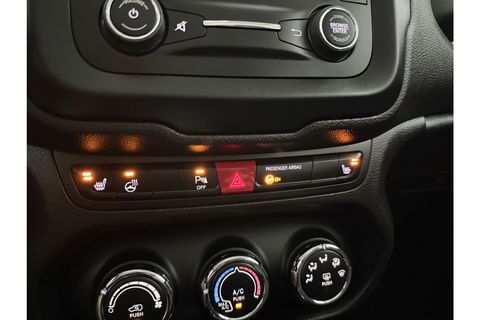 Jeep Renegade 1.4 MultiAir 141PK Airco Cruise Navi PDC 17"LMV Stoel/Stuurverwarming