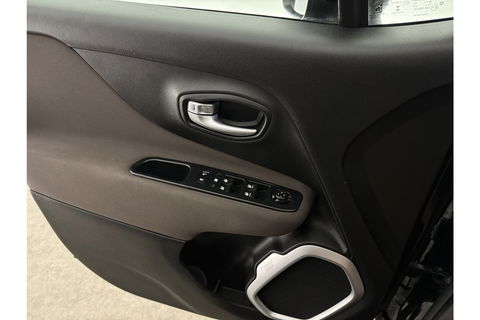 Jeep Renegade 1.4 MultiAir 141PK Airco Cruise Navi PDC 17"LMV Stoel/Stuurverwarming