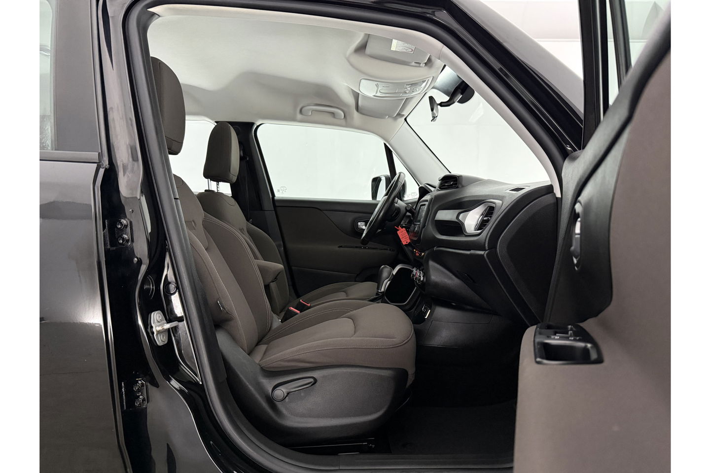 Jeep Renegade 1.4 MultiAir 141PK Airco Cruise Navi PDC 17"LMV Stoel/Stuurverwarming