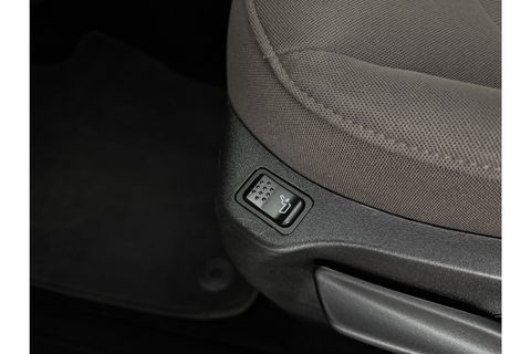 Jeep Renegade 1.4 MultiAir 141PK Airco Cruise Navi PDC 17"LMV Stoel/Stuurverwarming