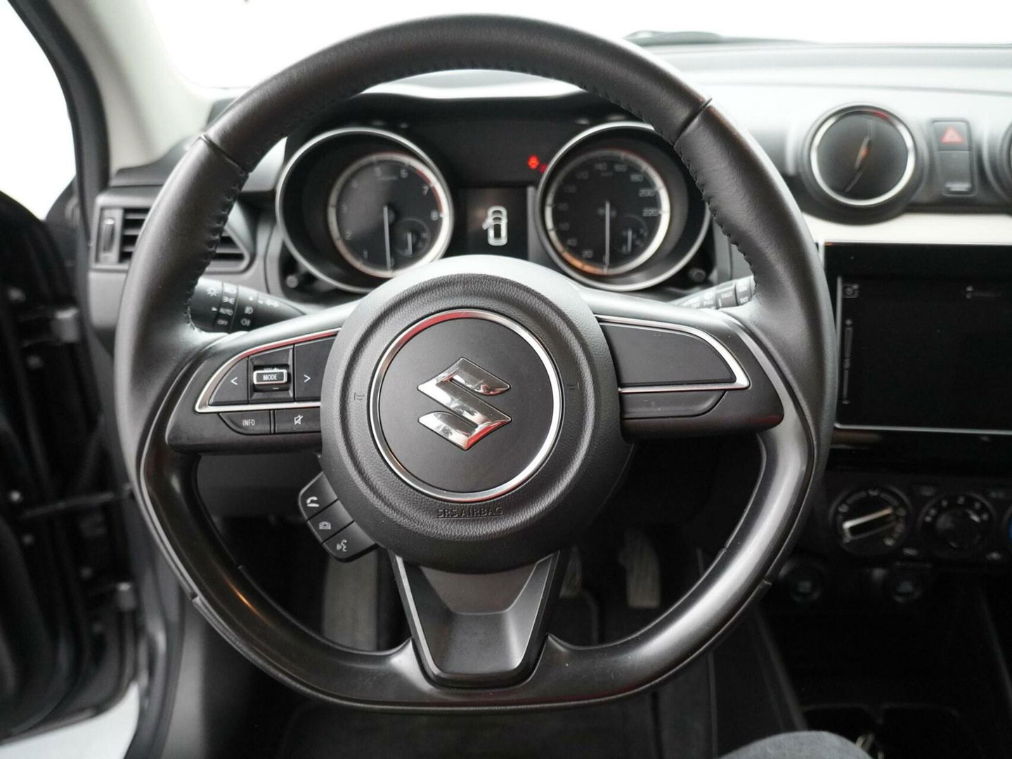 Suzuki Swift 1.2 Select Smart Hybrid