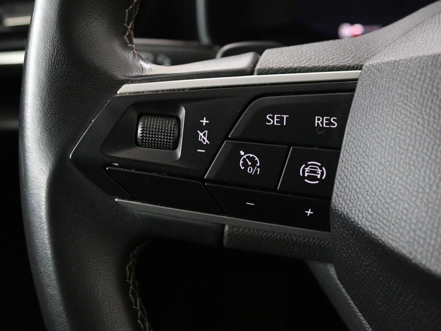 SEAT Leon 1.5 eTSI Style | Stoel & stuurverwarming | Carplay | Navigatie | Full LED | Climate control | Parkeerhulp | Cruise control