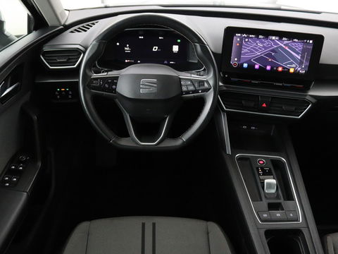 SEAT Leon 1.5 eTSI Style | Stoel & stuurverwarming | Carplay | Navigatie | Full LED | Climate control | Parkeerhulp | Cruise control