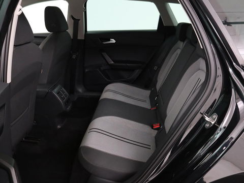SEAT Leon 1.5 eTSI Style | Stoel & stuurverwarming | Carplay | Navigatie | Full LED | Climate control | Parkeerhulp | Cruise control