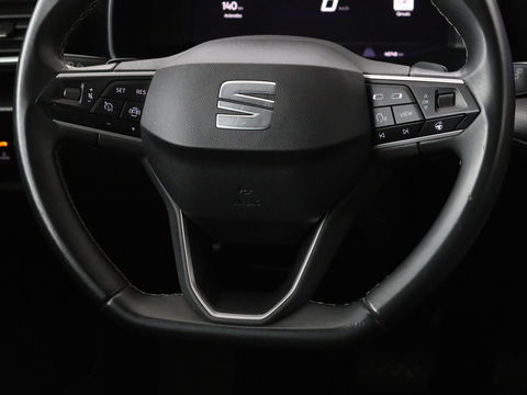 SEAT Leon 1.5 eTSI Style | Stoel & stuurverwarming | Carplay | Navigatie | Full LED | Climate control | Parkeerhulp | Cruise control